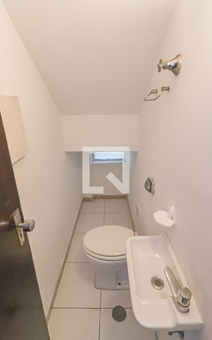 Casa à venda com 140m², 3 quartos e 3 vagas Casa à venda com 140m², 3 quartos e 3 vagasLavabo