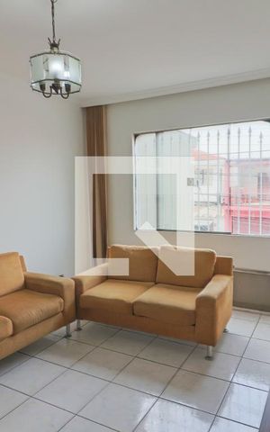 Casa à venda com 140m², 3 quartos e 3 vagas Casa à venda com 140m², 3 quartos e 3 vagasSala