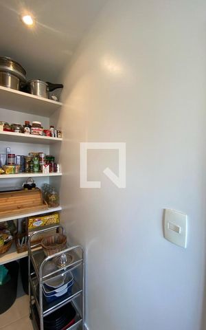 Apartamento à venda com 189m², 2 quartos e 4 vagas Apartamento à venda com 189m², 2 quartos e 4 vagasLavabo
