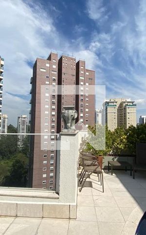 Apartamento à venda com 189m², 2 quartos e 4 vagas Apartamento à venda com 189m², 2 quartos e 4 vagasVaranda