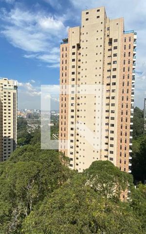 Apartamento à venda com 189m², 2 quartos e 4 vagas Apartamento à venda com 189m², 2 quartos e 4 vagasVista da Suíte 1
