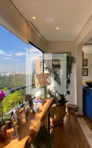 Apartamento à venda com 189m², 2 quartos e 4 vagas Apartamento à venda com 189m², 2 quartos e 4 vagasSacada