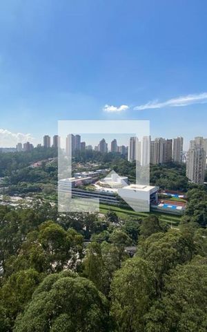Apartamento à venda com 189m², 2 quartos e 4 vagas Apartamento à venda com 189m², 2 quartos e 4 vagasVista da Sala de TV
