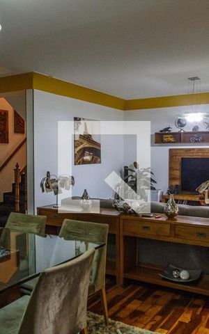 Casa à venda com 289m², 6 quartos e 6 vagasSala