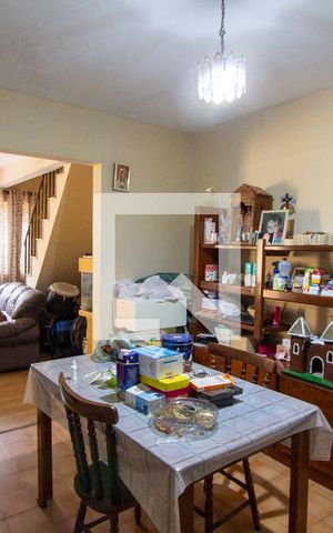 Casa à venda com 210m², 6 quartos e 2 vagas Casa à venda com 210m², 6 quartos e 2 vagasCopa