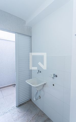 Apartamento para alugar com 46m², 2 quartos e sem vaga Apartamento para alugar com 46m², 2 quartos e sem vagaÁrea de Serviço