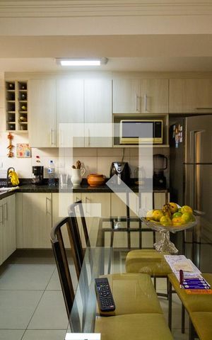 Casa à venda com 175m², 3 quartos e sem vaga Casa à venda com 175m², 3 quartos e sem vagaBanheiro