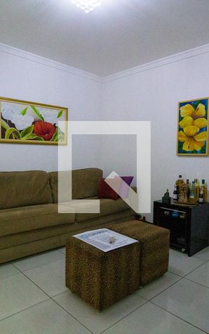 Casa à venda com 175m², 3 quartos e sem vaga Casa à venda com 175m², 3 quartos e sem vagaSala