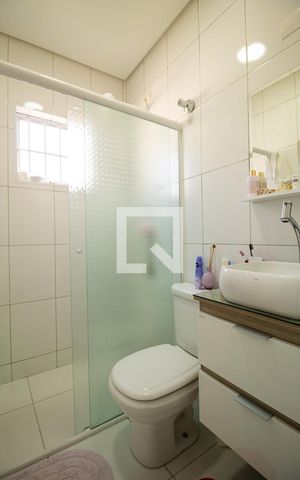 Casa à venda com 175m², 3 quartos e sem vaga Casa à venda com 175m², 3 quartos e sem vagaBanheiro