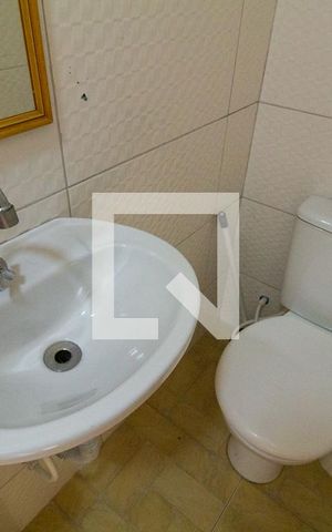 Casa à venda com 175m², 3 quartos e sem vaga Casa à venda com 175m², 3 quartos e sem vagaBanheiro de Serviço