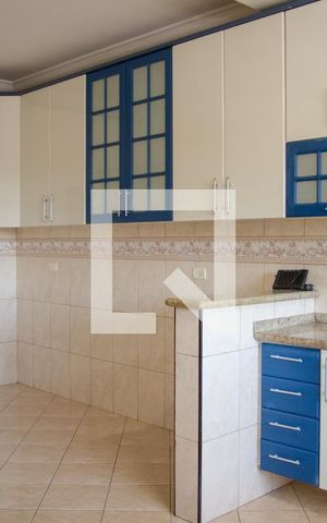 Casa à venda com 260m², 3 quartos e 6 vagas Casa à venda com 260m², 3 quartos e 6 vagasCozinha