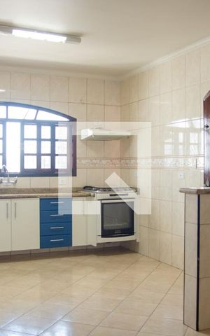 Casa à venda com 260m², 3 quartos e 6 vagas Casa à venda com 260m², 3 quartos e 6 vagasCozinha