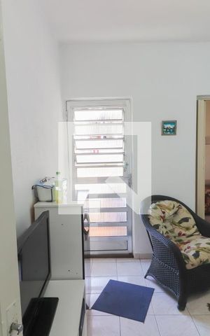 Casa à venda com 98m², 3 quartos e 1 vaga Casa à venda com 98m², 3 quartos e 1 vagaQuarto 1 e 2