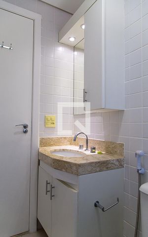 Casa de condomínio à venda com 95m², 3 quartos e 3 vagas Casa de condomínio à venda com 95m², 3 quartos e 3 vagasBanheiro da Suíte