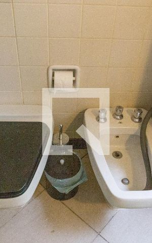Casa à venda com 140m², 4 quartos e sem vaga Casa à venda com 140m², 4 quartos e sem vagaBanheiro