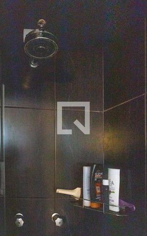 Casa à venda com 140m², 4 quartos e sem vaga Casa à venda com 140m², 4 quartos e sem vagaBanheiro