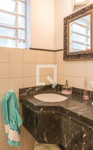 Casa à venda com 140m², 4 quartos e sem vaga Casa à venda com 140m², 4 quartos e sem vagaLavabo
