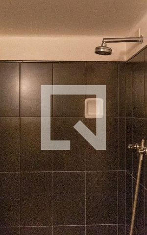 Casa à venda com 140m², 4 quartos e sem vaga Casa à venda com 140m², 4 quartos e sem vagaEdícula - Banheiro da Suíte