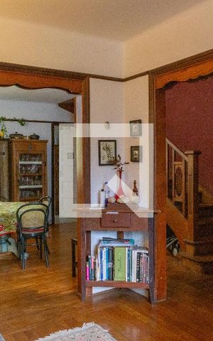 Casa à venda com 140m², 4 quartos e sem vaga Casa à venda com 140m², 4 quartos e sem vagaSala