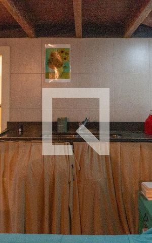 Casa à venda com 140m², 4 quartos e sem vaga Casa à venda com 140m², 4 quartos e sem vagaEdícula - Suíte