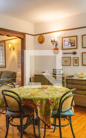 Casa à venda com 140m², 4 quartos e sem vaga Casa à venda com 140m², 4 quartos e sem vagaSala