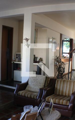 Casa à venda com 650m², 3 quartos e 2 vagasSala