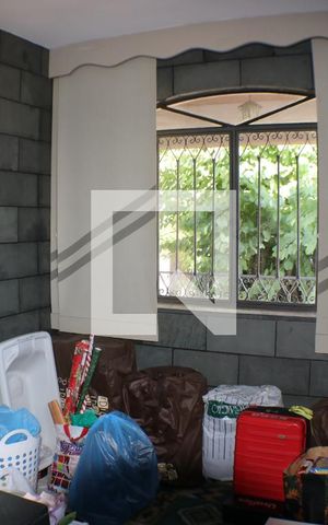 Casa à venda com 650m², 3 quartos e 2 vagasBanheiro