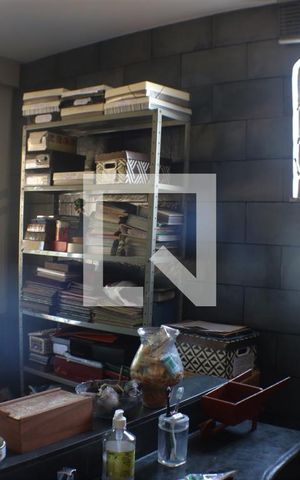 Casa à venda com 650m², 3 quartos e 2 vagasBanheiro
