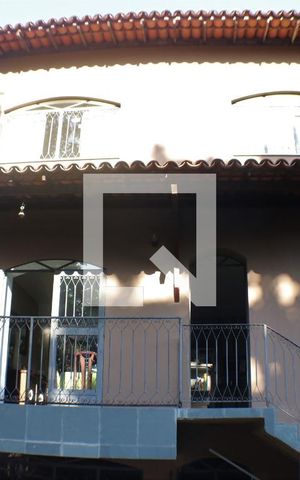 Casa à venda com 650m², 3 quartos e 2 vagasFachada