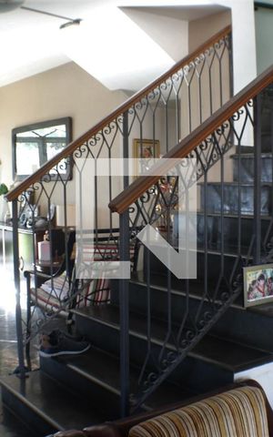Casa à venda com 650m², 3 quartos e 2 vagasSala