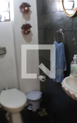Casa à venda com 650m², 3 quartos e 2 vagasBanheiro