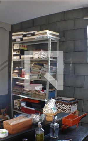 Casa à venda com 650m², 3 quartos e 2 vagasBanheiro