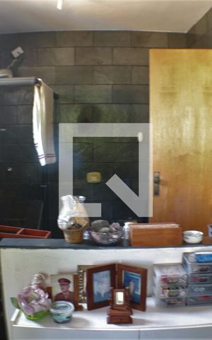 Casa à venda com 650m², 3 quartos e 2 vagasBanheiro