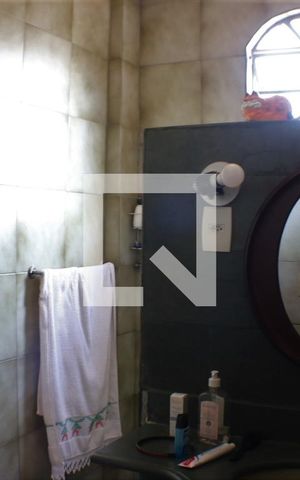 Casa à venda com 650m², 3 quartos e 2 vagasBanheiro