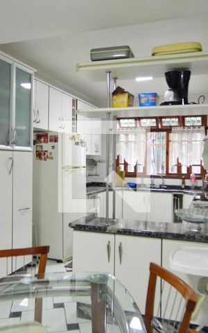Casa para alugar com 479m², 4 quartos e 12 vagasCozinha