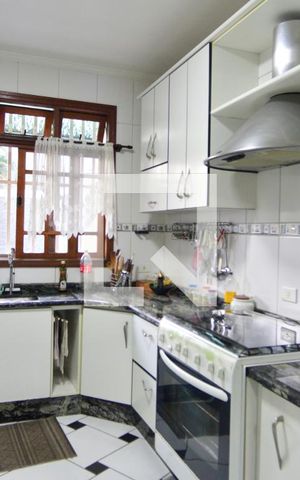 Casa para alugar com 479m², 4 quartos e 12 vagasCozinha