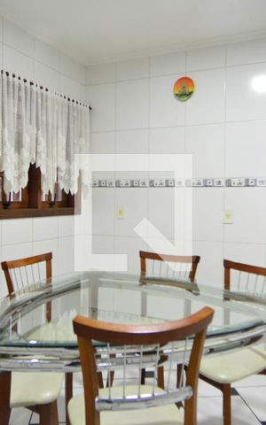Casa para alugar com 479m², 4 quartos e 12 vagasCozinha