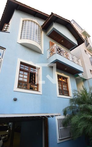 Casa para alugar com 479m², 4 quartos e 12 vagasFachada posterior