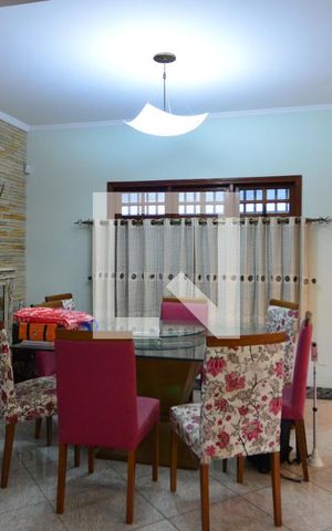 Casa para alugar com 479m², 4 quartos e 12 vagasSala 1