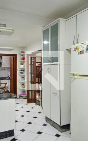 Casa para alugar com 479m², 4 quartos e 12 vagasCozinha