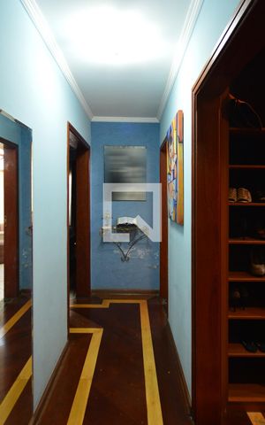 Casa para alugar com 479m², 4 quartos e 12 vagasCorredor das suites