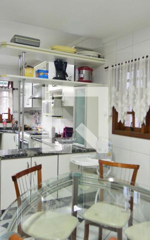 Casa para alugar com 479m², 4 quartos e 12 vagasCozinha
