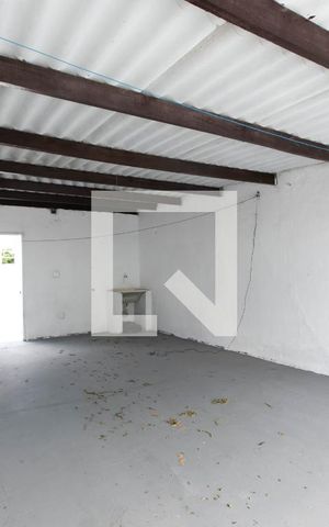 Casa à venda com 70m², 2 quartos e 1 vagaÁrea de Serviço