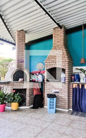 Casa à venda com 175m², 4 quartos e 1 vaga Casa à venda com 175m², 4 quartos e 1 vagaQuintal