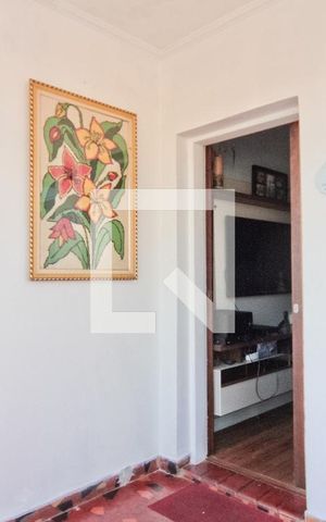 Casa à venda com 175m², 4 quartos e 1 vaga Casa à venda com 175m², 4 quartos e 1 vagaHall