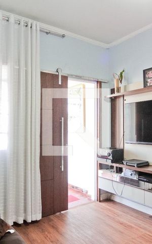 Casa à venda com 175m², 4 quartos e 1 vaga Casa à venda com 175m², 4 quartos e 1 vagaSala