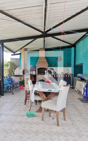 Casa à venda com 175m², 4 quartos e 1 vaga Casa à venda com 175m², 4 quartos e 1 vagaQuintal