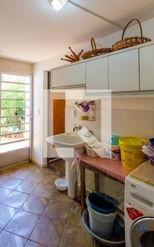 Casa de condomínio à venda com 1400m², 5 quartos e 2 vagasÁrea de Serviço
