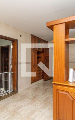 Casa à venda com 360m², 5 quartos e 6 vagas Casa à venda com 360m², 5 quartos e 6 vagasCasa 1- Cozinha