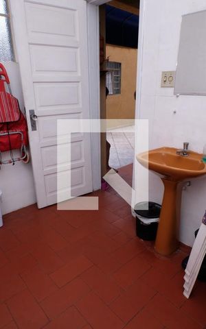 Casa à venda com 178m², 4 quartos e 4 vagas Casa à venda com 178m², 4 quartos e 4 vagasBanheiro de Serviço